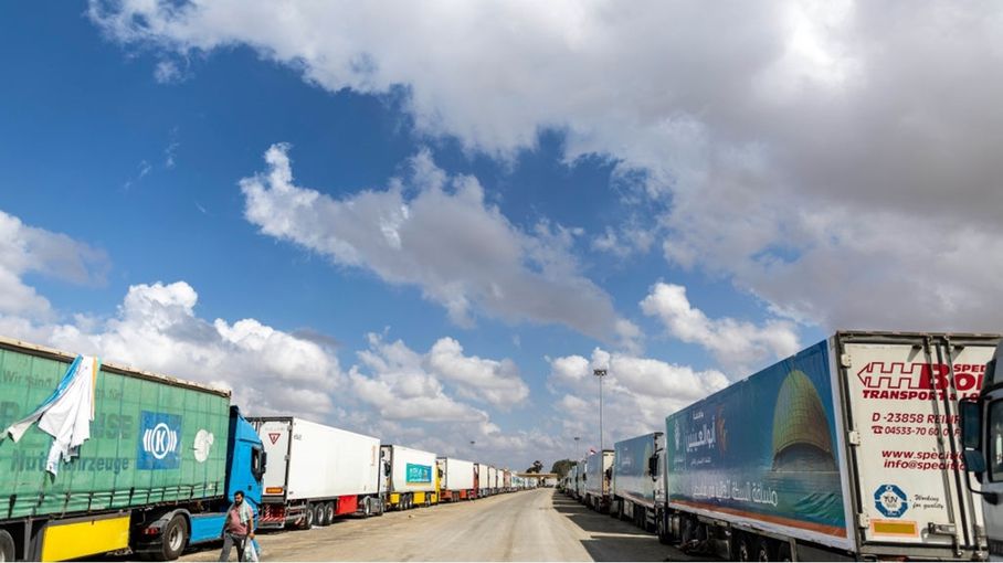 الاحتلال يحمل نظام الانقلاب في مصر المسئولية عن نقص دخول المساعدات لغزة