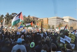 مئات الآلاف في إسبانيا يطالبون بوقف الإبادة الجماعية في فلسطين