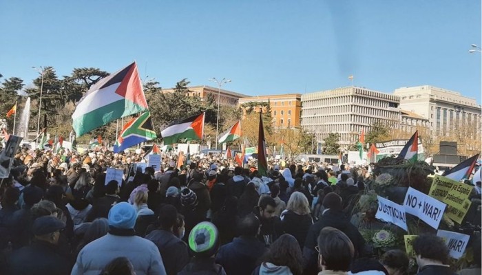 مئات الآلاف في إسبانيا يطالبون بوقف الإبادة الجماعية في فلسطين