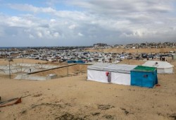 طائرات العدو الصهيوني تقصف محور فيلادلفيا بين غزة وسيناء