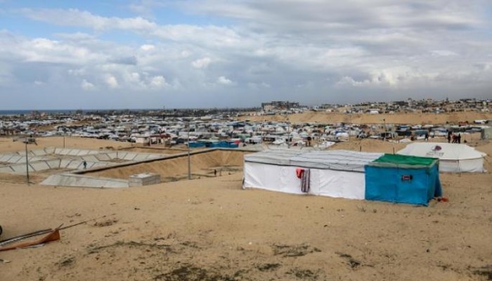 طائرات العدو الصهيوني تقصف محور فيلادلفيا بين غزة وسيناء