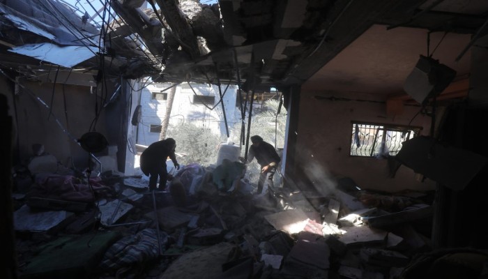 اليوم الـ124 للعدوان على غزة.. شهداء ومصابون بغارات على رفح وخانيونس