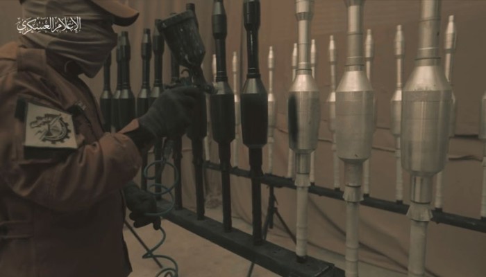 تقرير يروي معجزة القسام في تصنيع السلاح وتدمير آليات الاحتلال