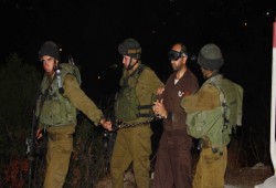 الاحتلال يشن حملة دهم واعتقالات في الضفة والمقاومة تتصدى