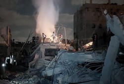 اليوم الـ139 للعدوان على غزة.. قصف عنيف على رفح وخانيونس والمجاعة تتفاقم