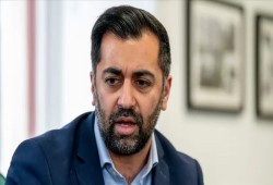 حمزة يوسف يدعو الحكومة البريطانية لوقف بيع الأسلحة للاحتلال الصهيوني