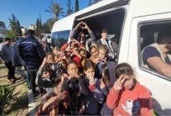 طبيب مغربي قضى شهرا في غزة.. ما يحدث عار على العالم