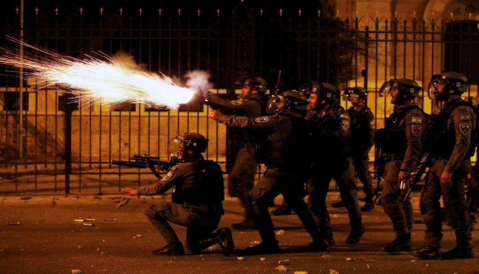 الاحتلال يشن حملة دهم واعتقالات في الضفة