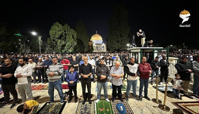 40 ألفًا يؤدون صلاتي العشاء والتراويح في المسجد الأقصى