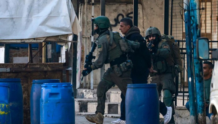 60 ألفا يؤدون صلاة عيد الفطر في المسجد الأقصى