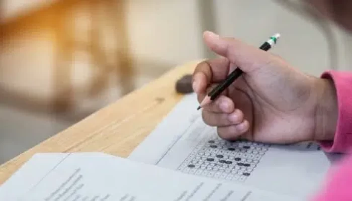 كيف تبدأ مذاكرة دروسك أيام الامتحانات؟