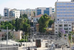 الاحتلال يغلق شوارع الشيخ جراح تمهيداً للاحتفال بما يسمّى عيد الشعلة