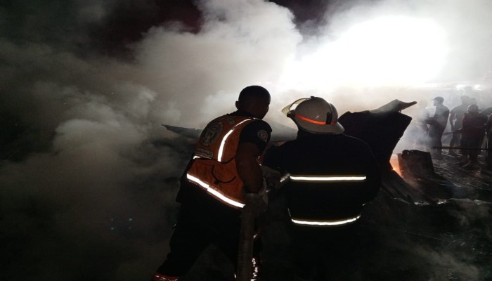 حرق النازحين بخيامهم في رفح.. الإجرام الصهيوني يتحدى العالم