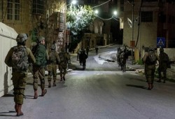 الاحتلال يشن حملة دهم واعتقالات في الضفة