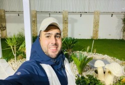 البروفيسور الفلسطيني عائد زهد يرثي أبناءه.. وإشادة واسعة ببطولتهم في ملحمة النصيرات