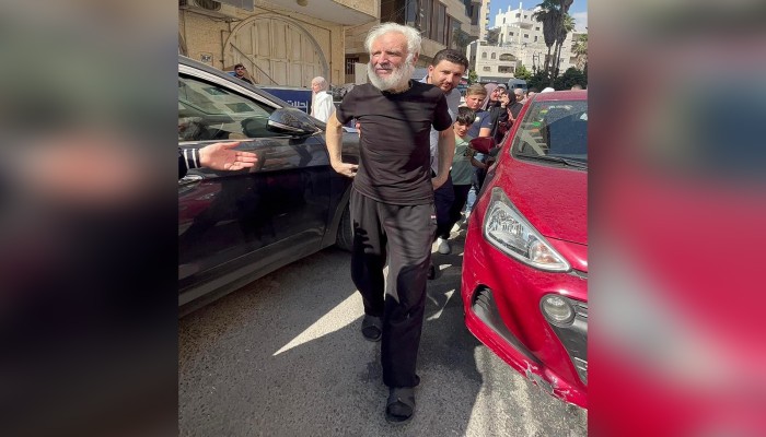 صورة صادمة لرئيس التشريعي الفلسطيني عزيز دويك لدى خروجه من سجون الاحتلال