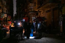 أزمة الكهرباء تتفاقم بين حصار مستثمري الغاز وديون الشركات الدولية