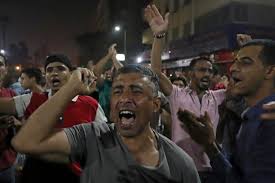 طوفان مصر.. دعوات غاضبة للثورة والإطاحة بقائد الانقلاب