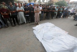 64 شهيدًا و105 إصابات بعدوان الاحتلال على غزة في 24 ساعة