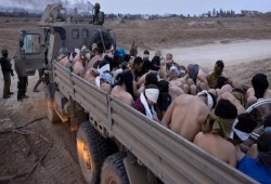 رايتس ووتش: الاحتلال الصهيوني يرتكب جرائم حرب بحق الأسرى الفلسطينيين