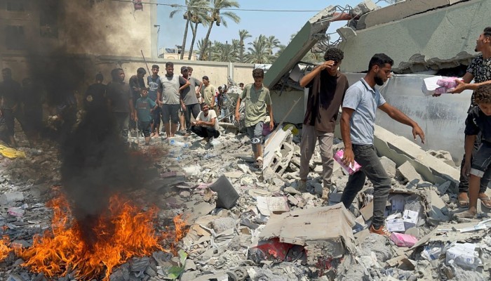 31 شهيداً ومائة جريح بمجزرة للاحتلال بمشفى ميداني في دير البلح