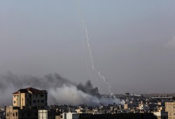 المقاومة الفلسطينية تلاحق آليات الاحتلال وجنوده شرقي رفح