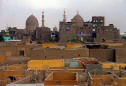 نظام الانقلاب يواصل هدم الآثار.. الجرافات تحاصر جبانة باب النصر التاريخية