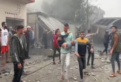 مليون نازح في دير البلح بعد تقليص الاحتلال للمنطقة الإنسانية