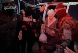 وزير صهيوني سابق: نتنياهو يعارض الصفقة ويريد عودة الأسرى دون قرارات شجاعة