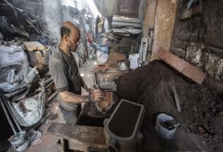 ارتفاع أسعار الكهرباء يهدد شركة مصر للألمونيوم بالإفلاس