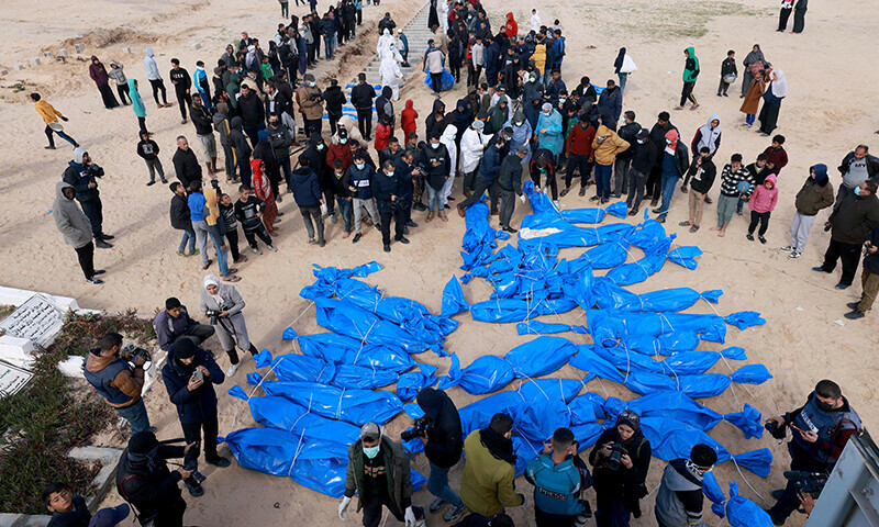 الاحتلال يحتجز 552 شهيدًا فلسطينيا في مقابر الأرقام