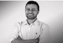 نيابة الانقلاب تجدد حبس الطبيب شريف السقا بسبب تدوينات اقتصادية