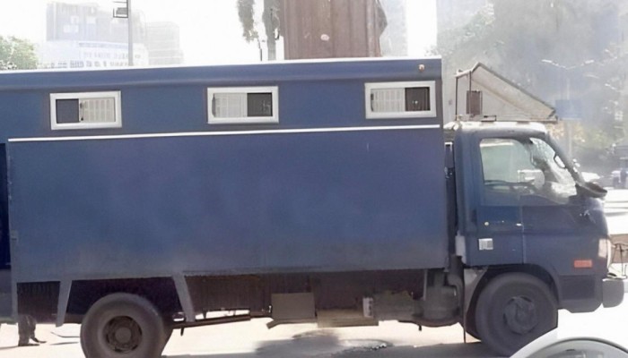 استشهاد المعتقل حسام الدين كمال داخل سيارة الترحيلات