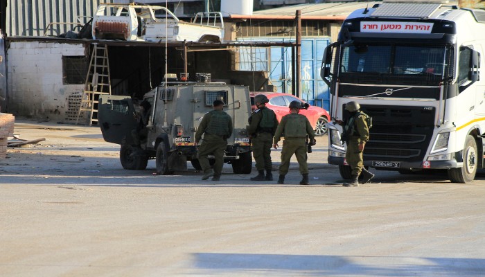 الاحتلال يشن حملة دهم واعتقالات بالضفة.. جنين تواجه العدوان لليوم الثالث