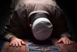 10 فوائد في السجود