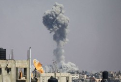 استشهاد 11 فلسطينيا في غزة.. وجيش الاحتلال ينسف أحياء سكنية كاملة