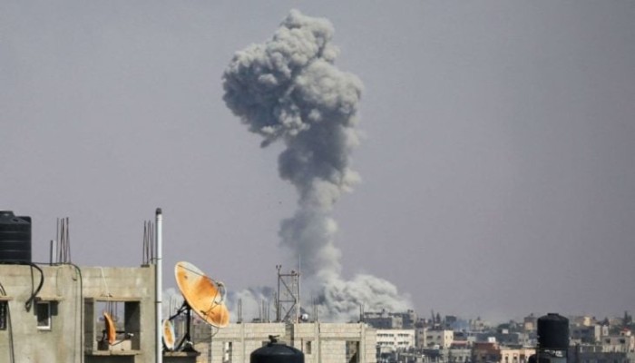 استشهاد 11 فلسطينيا في غزة.. وجيش الاحتلال ينسف أحياء سكنية كاملة