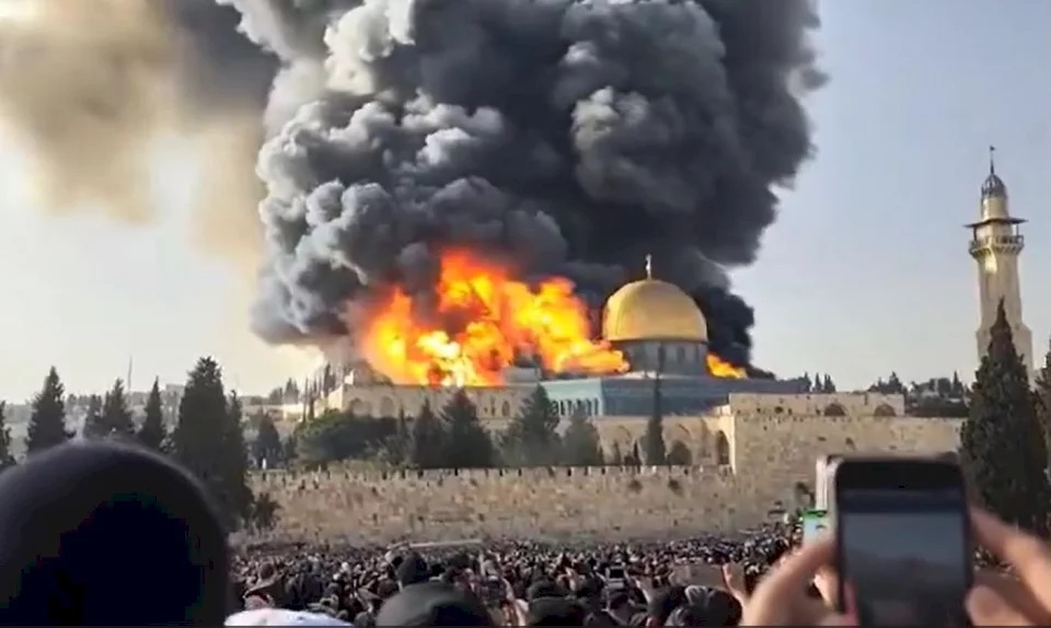 جرس إنذار.. منظمة صهيونية تنشر فيديو يحاكي حريقا للمسجد الأقصى