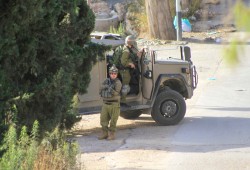 قوات الاحتلال تجهض سيدة فلسطينية خلال الاعتداء على زوجها بالخليل