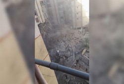 طائرات الاحتلال الصهيوني تقصف بيروت