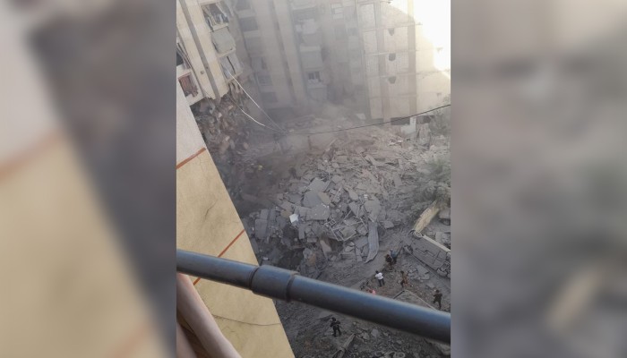 طائرات الاحتلال الصهيوني تقصف بيروت