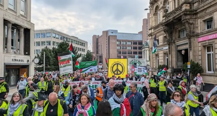 مظاهرة في بريطانيا تطالب حزب العمال بالتحرك ضد الإبادة الجماعية بغزة