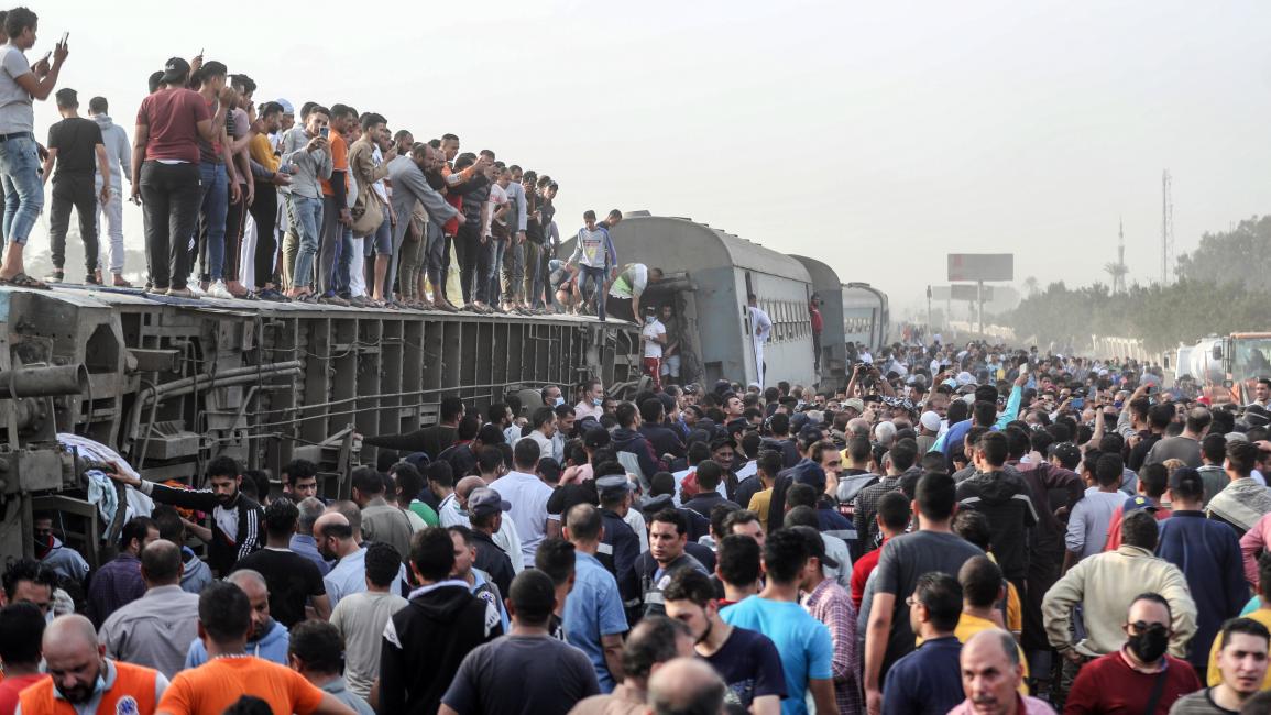 26 مصاباً بتصادم قطارين في المنيا وسقوط عربات بترعة الإبراهيمية