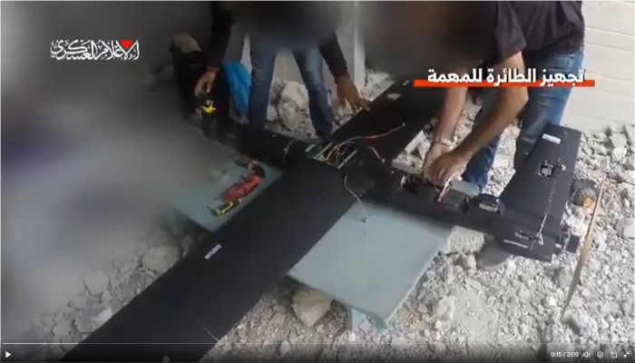 القسام تعرض مشاهد لاستهداف دورية صهيونية بطائرة الزواري