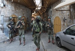 شهيد برصاص الاحتلال في قلنديا وهدم مسجد بجبل المكبر