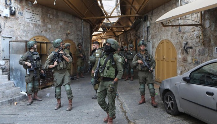 شهيد برصاص الاحتلال في قلنديا وهدم مسجد بجبل المكبر