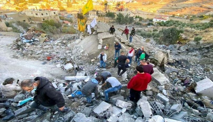 12 شهيدًا بمجزرة صهيونية في بلدة شمسطار اللبنانية