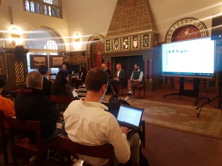 أطباء يطالبون بعلاج 25 ألف جريح ومريض خارج غزة