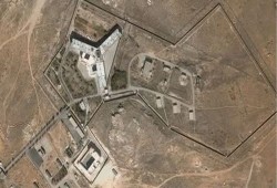 فتح أبواب السجون في دمشق وخروج آلاف المعتقلين