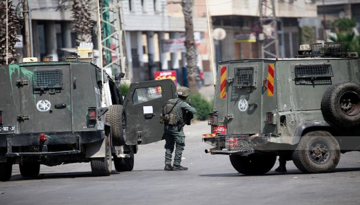 الاحتلال يشن حملة دهم واعتقالات بالضفة